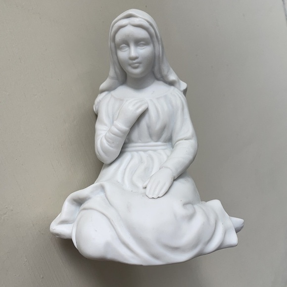 Mary Figure Avon Nativity Collectables 1981 - Picture 16 of 16